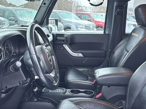 Used 2014 Jeep Wrangler Unlimited Sahara w/ Connectivity Group image 20