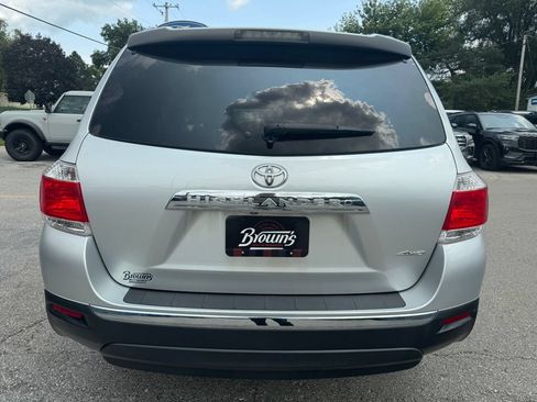 Used 2012 Toyota Highlander SE w/ Tow Pkg AWD/4WD image 6
