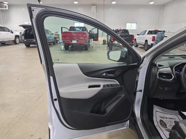 Used 2020 Chevrolet Equinox LS FWD image 22