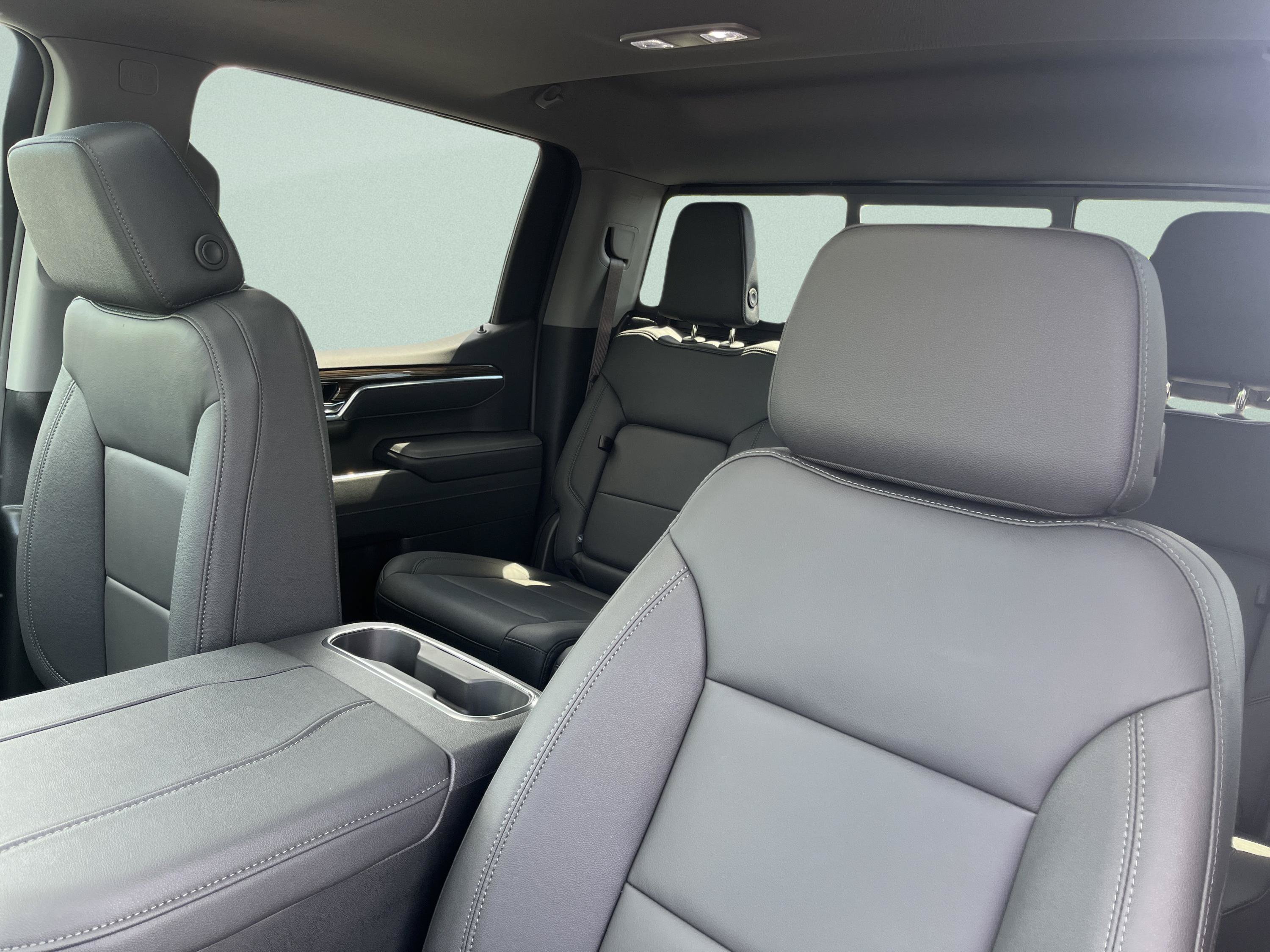 New 2026 Chevrolet Silverado 1500 RST w/ Redline Edition AWD/4WD image 14