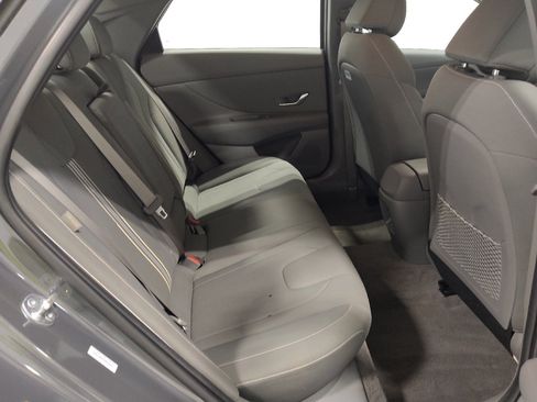 Used 2025 Hyundai Elantra SEL FWD image 19