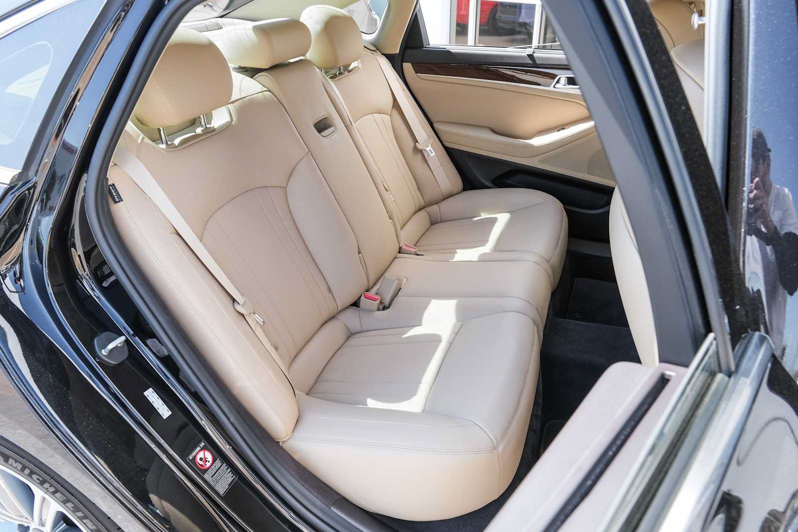 Used 2018 Genesis G80 3.8 w/ Option Group 02 RWD image 31