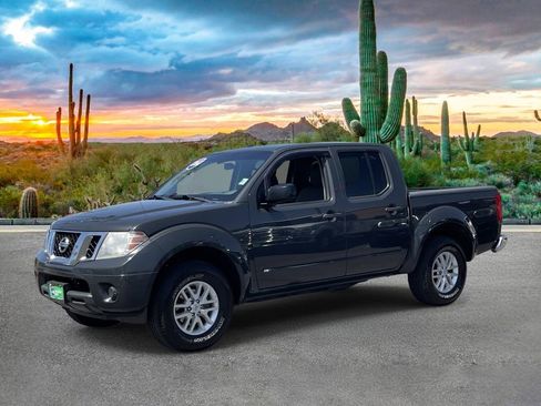 Used 2014 Nissan Frontier SV AWD/4WD image 7