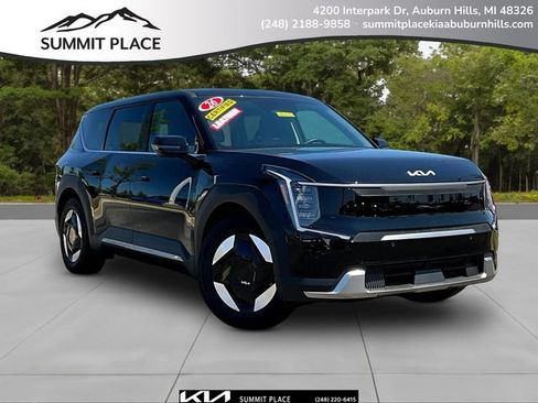 Certified 2026 Kia EV9 Light RWD image 1