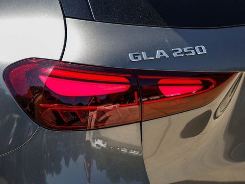 New 2026 Mercedes-Benz GLA 250 image 8
