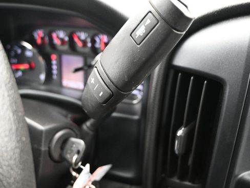 Used 2018 Chevrolet Silverado 1500 Custom w/ Custom Value Package image 13