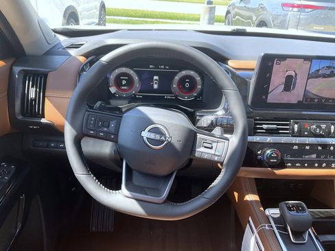 New 2026 Nissan Pathfinder Platinum AWD/4WD image 13