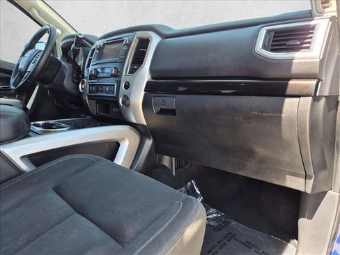 Used 2019 Nissan Titan SV w/ SV Convenience Package RWD image 21