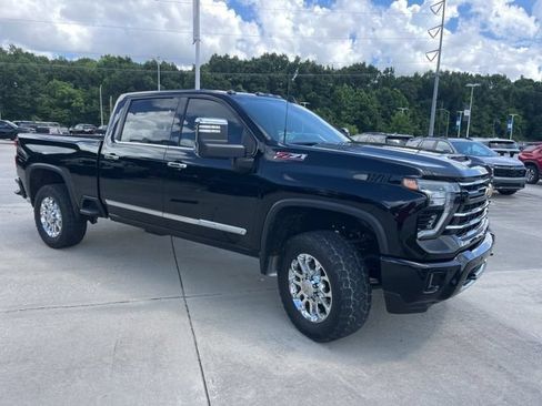 Used 2024 Chevrolet Silverado 2500 LTZ w/ LTZ Plus Package AWD/4WD image 11