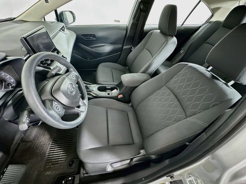 Used 2025 Toyota Corolla LE FWD image 13