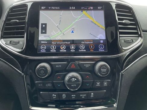 Used 2019 Jeep Grand Cherokee Limited image 20