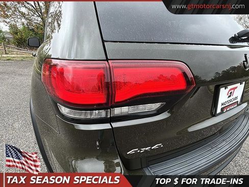 Used 2016 Jeep Grand Cherokee Laredo 75th Anniversary image 13