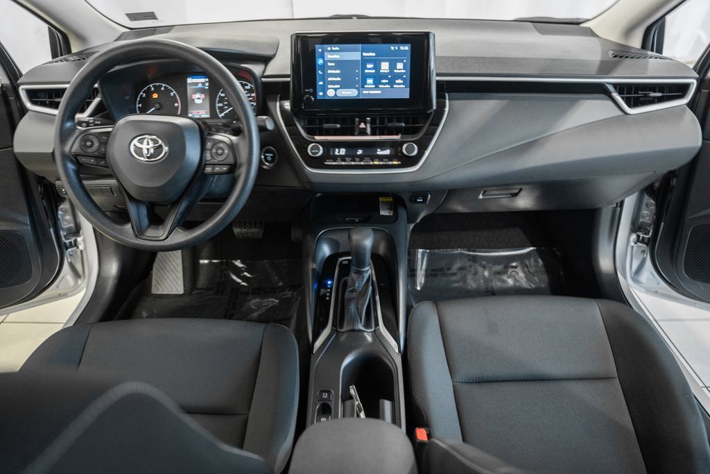 Used 2025 Toyota Corolla LE w/ LE Premium Package FWD image 15