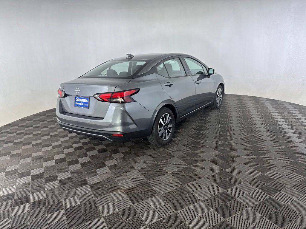 Used 2025 Nissan Versa SV FWD image 5