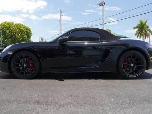 Used 2017 Porsche 718 Boxster S RWD image 4