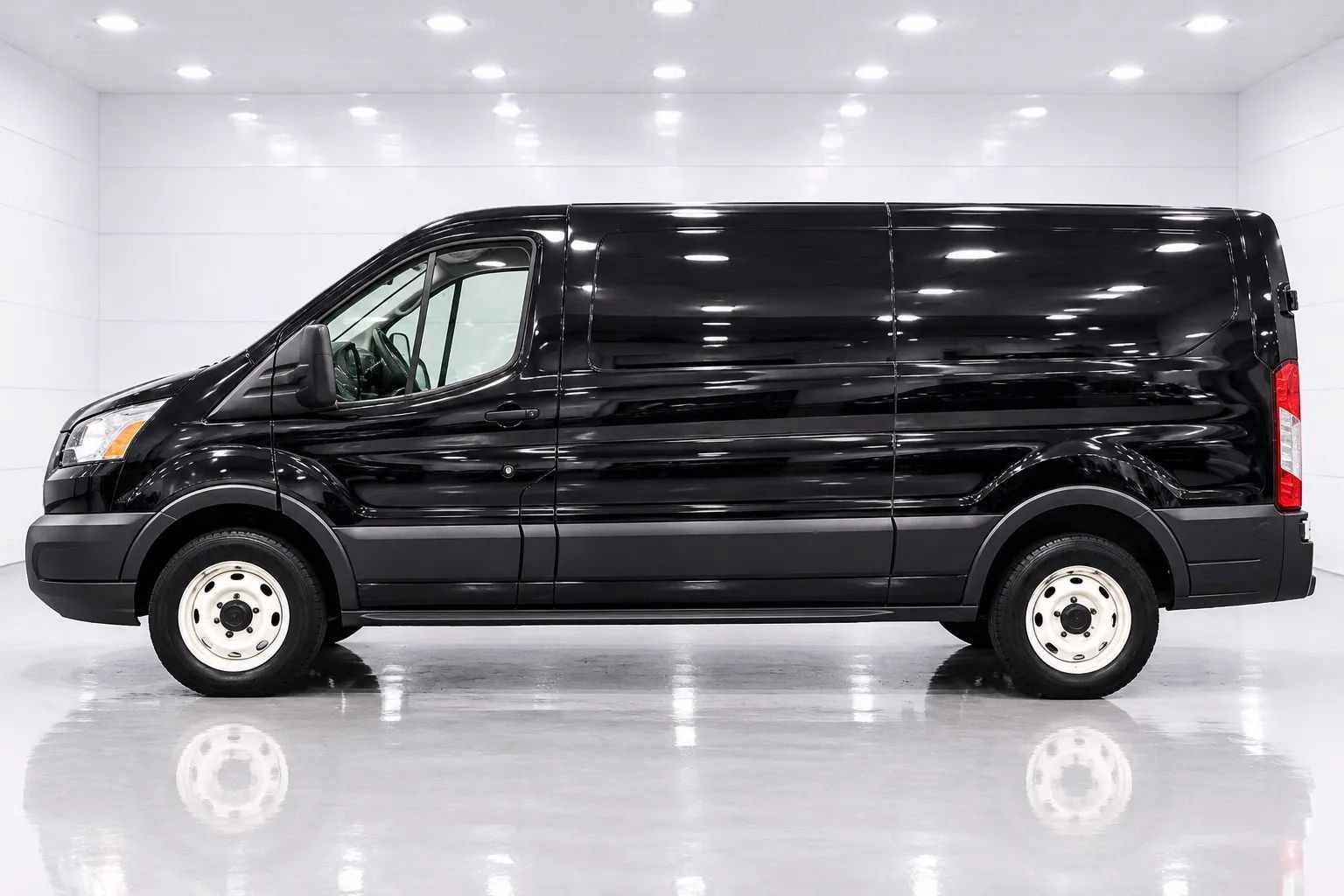 Used 2016 Ford Transit 250 148 Low Roof RWD image 2