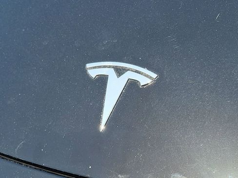 Used 2024 Tesla Model Y Long Range RWD image 29