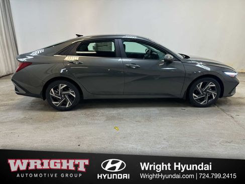 New 2026 Hyundai Elantra Limited FWD image 7