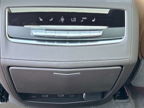 New 2026 Cadillac Escalade Luxury w/ LPO, Radiant Package AWD/4WD image 18