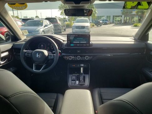 Used 2024 Honda CR-V EX-L image 2