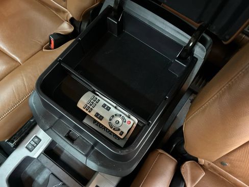Used 2021 Toyota Sequoia Platinum AWD/4WD image 29