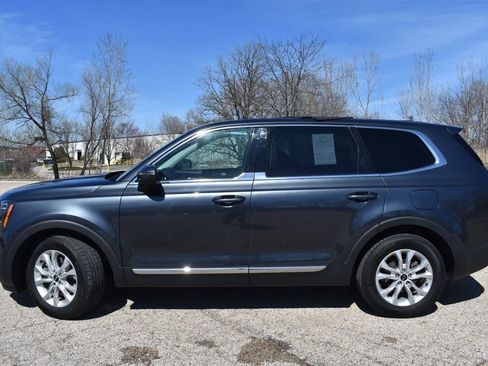 Used 2021 Kia Telluride LX image 3