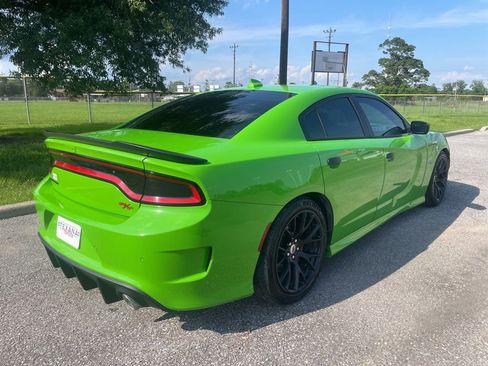 Used 2017 Dodge Charger R/T Scat Pack w/ Beats Audio Group RWD image 7