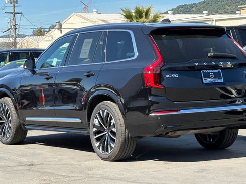 Certified 2025 Volvo XC90 B6 Plus image 7