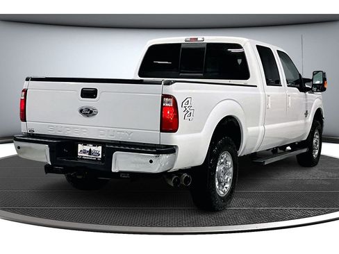 Used 2016 Ford F250 Lariat w/ Chrome Package image 14