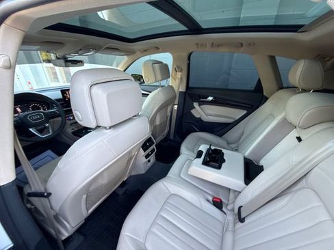 Used 2019 Audi Q5 2.0T Premium w/ Convenience Package AWD/4WD image 38