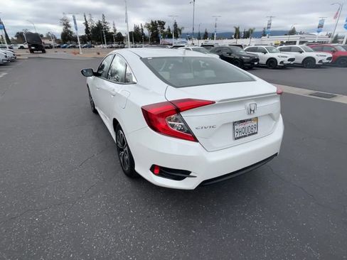 Used 2017 Honda Civic EX-T image 7
