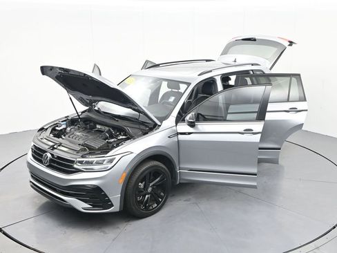 Used 2024 Volkswagen Tiguan SE R-Line image 33