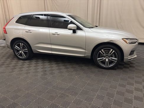 Used 2021 Volvo XC60 T6 Momentum image 4