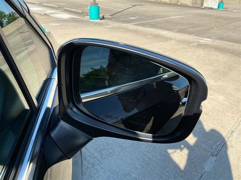 Used 2018 Honda Odyssey Touring image 18