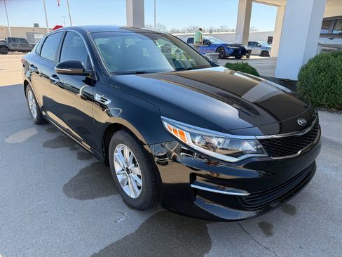 Used 2018 Kia Optima LX image 3
