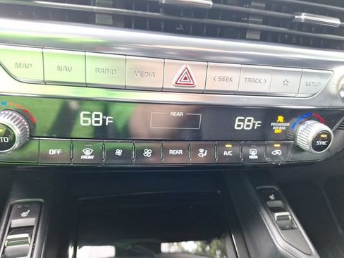 Used 2022 Kia Telluride S FWD image 25
