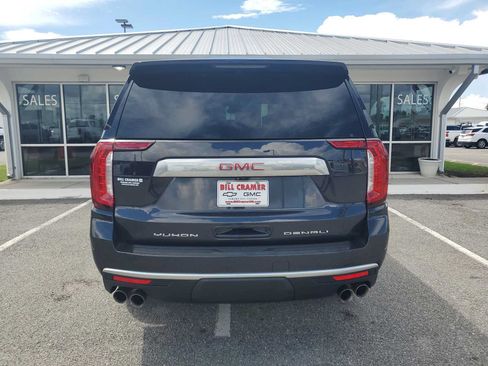 Used 2023 GMC Yukon Denali w/ Advanced Technology Package AWD/4WD image 4