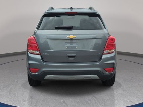Used 2020 Chevrolet Trax LT w/ LT Convenience Package FWD image 6