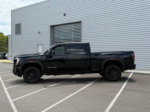 Used 2024 GMC Sierra 2500 AT4 w/ Technology Package AWD/4WD image 11