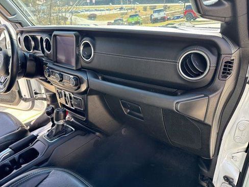 Used 2022 Jeep Wrangler Unlimited Sahara w/ Cold Weather Group AWD/4WD image 34