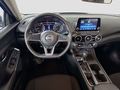 Used 2025 Nissan Sentra SR image 17
