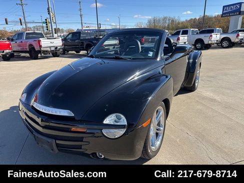 Used 2005 Chevrolet SSR w/ Preferred Equipment Group image 95