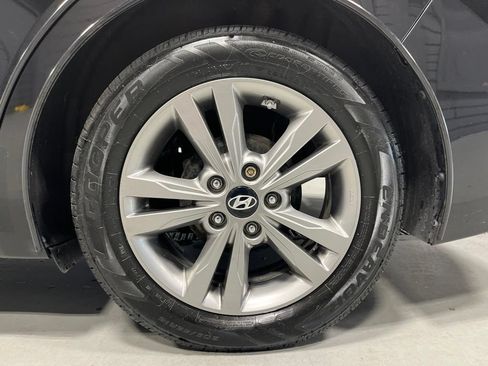 Used 2017 Hyundai Elantra SE FWD image 35