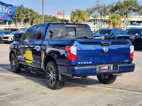 Used 2021 Nissan Titan SV w/ SV Convenience Package image 5