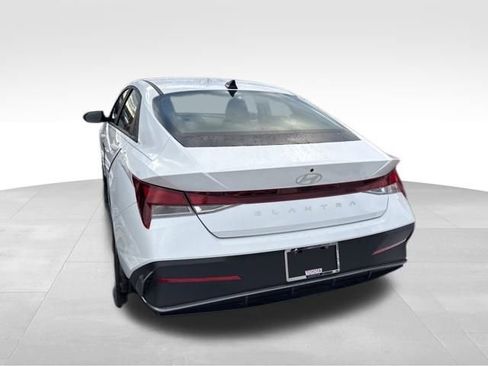 Used 2024 Hyundai Elantra SEL image 6
