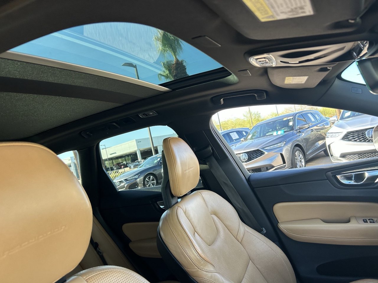 Used 2018 Volvo XC60 T6 Inscription w/ Luxury Seat Package AWD/4WD image 11