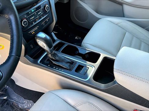 Used 2018 Ford Escape SEL image 16