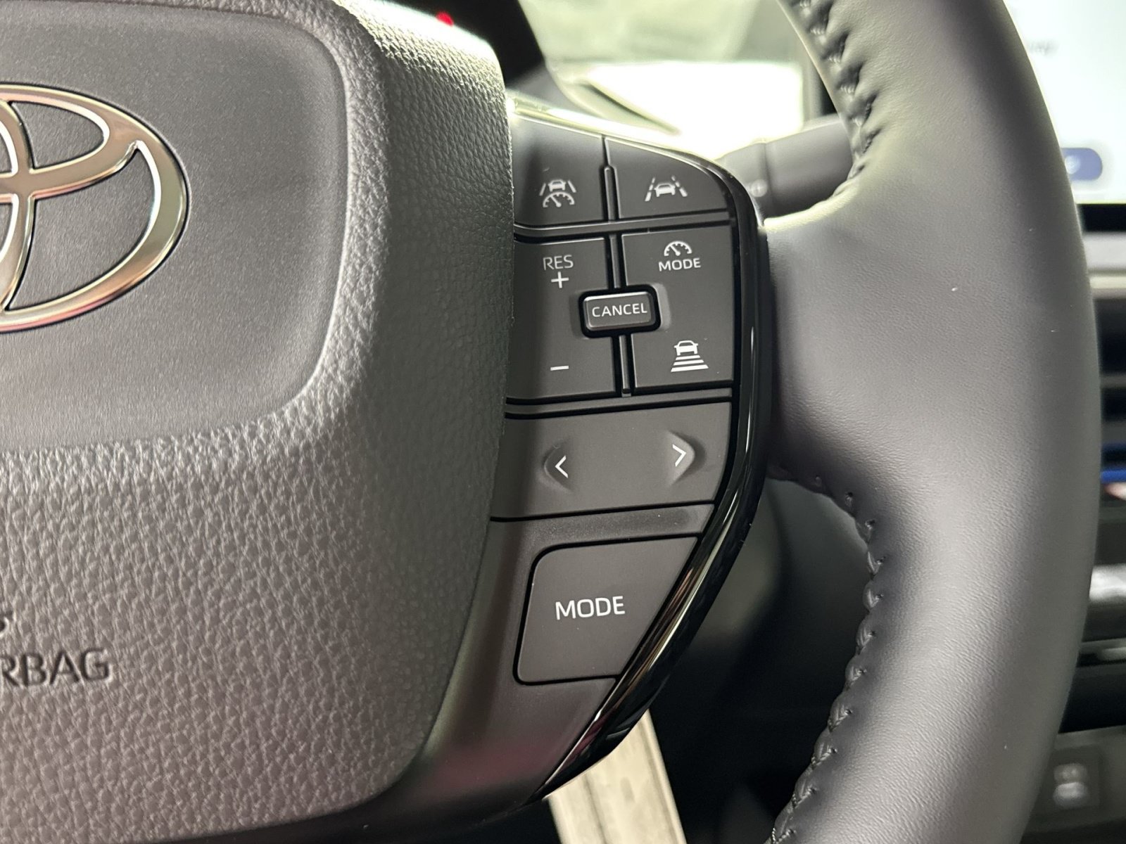 New 2027 Toyota Prius XLE FWD image 41