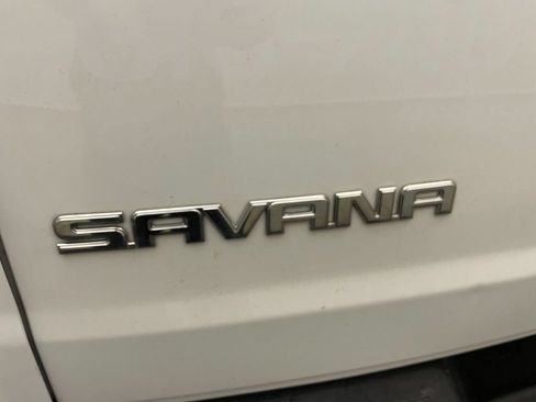 Used 2017 GMC Savana 2500 RWD image 18