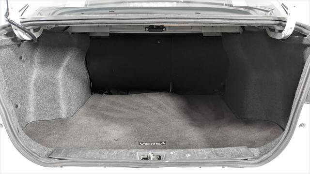 Used 2022 Nissan Versa SR FWD image 16